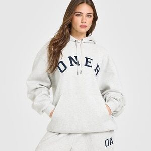 FOUNDATIONS OVERSIZED ONER GIRLFRIEND HOODIE